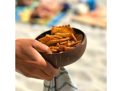 Gravierte Kokosnussschale Kokosnussschalenhälften großes Servierset Schalenhalter natürlich